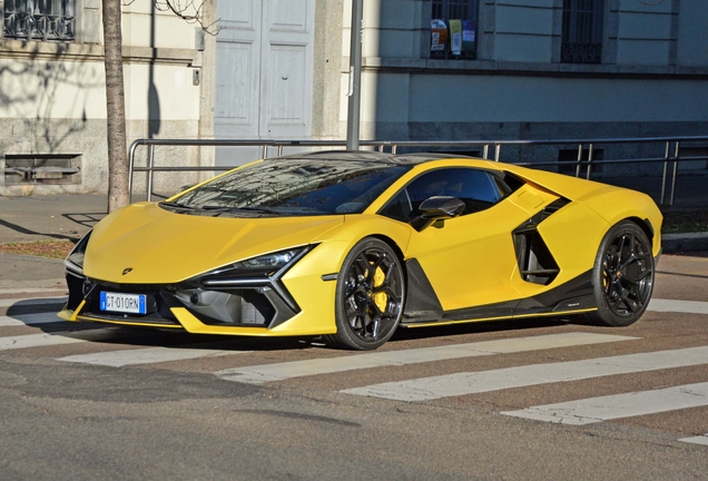 Lamborghini Revuelto