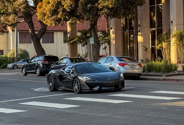 McLaren 570S