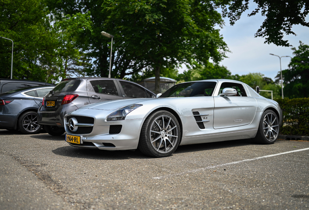 Mercedes-Benz SLS AMG