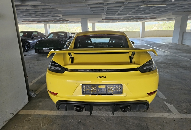 Porsche 718 Cayman GT4