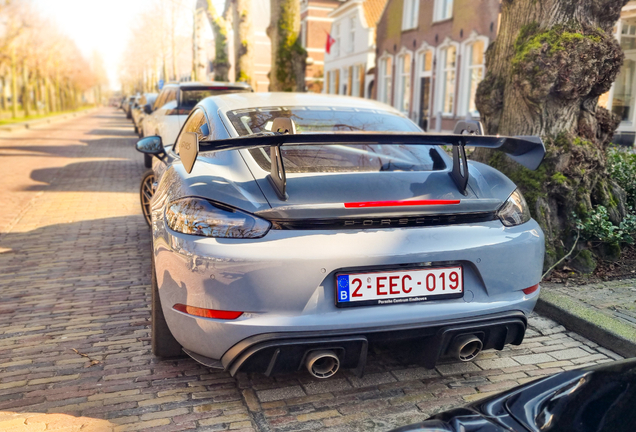 Porsche 718 Cayman GT4 RS