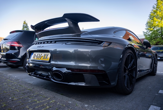 Porsche 992 Carrera 4S