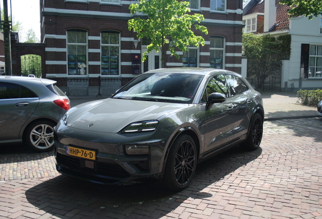 Porsche Macan EV Turbo