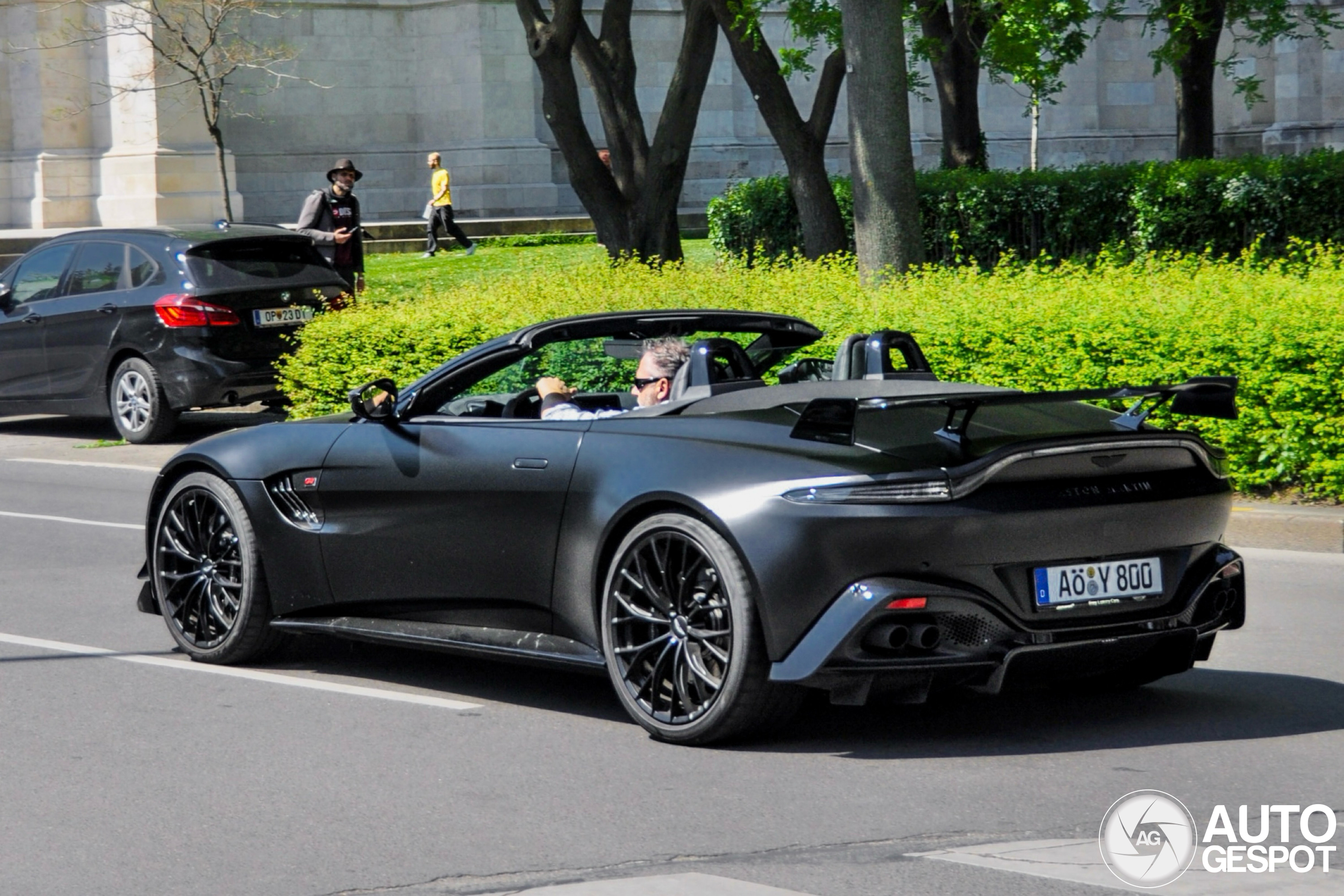 Aston Martin V8 Vantage Formula 1 Edition Roadster