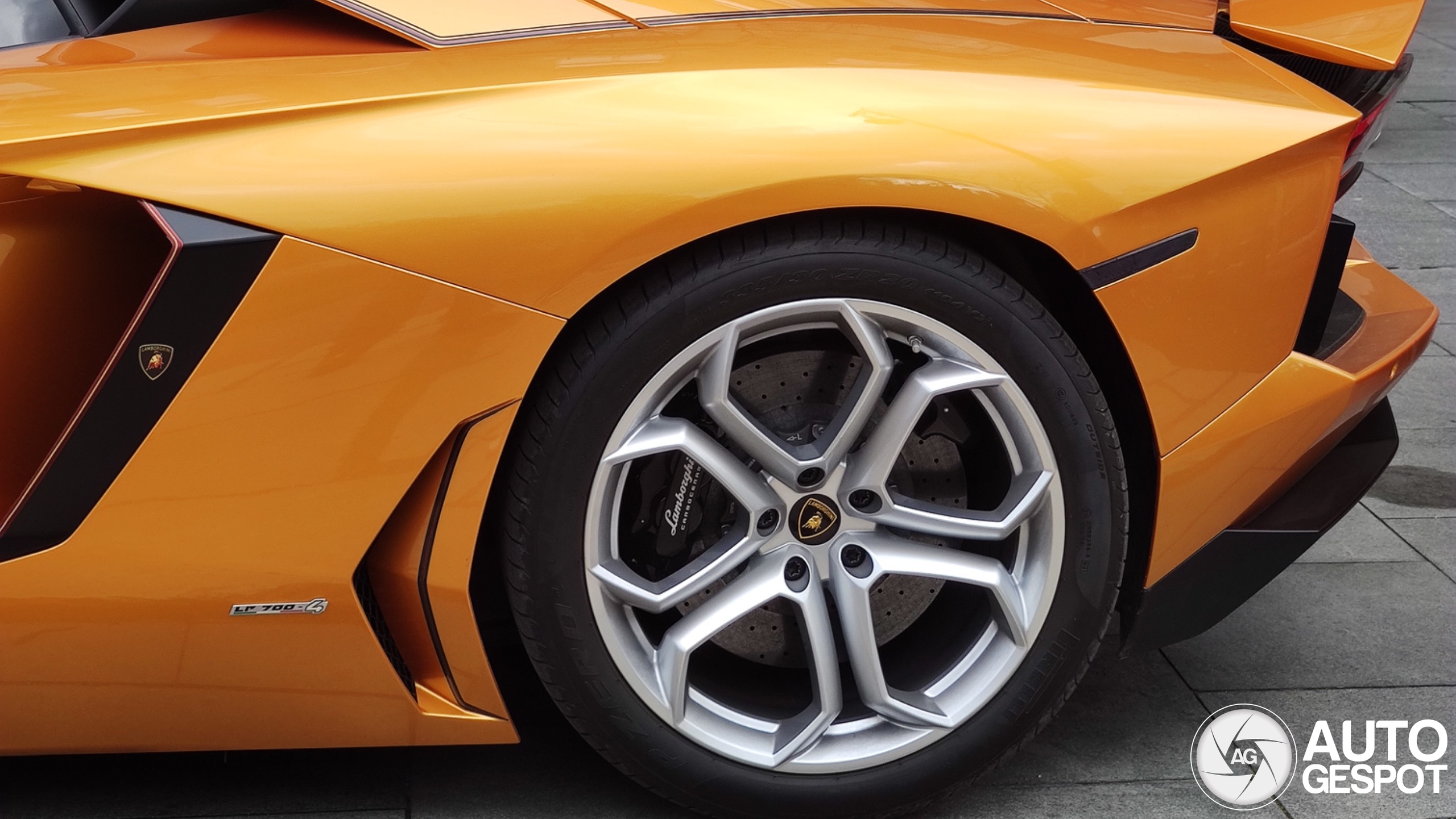 Lamborghini Aventador LP700-4 Roadster