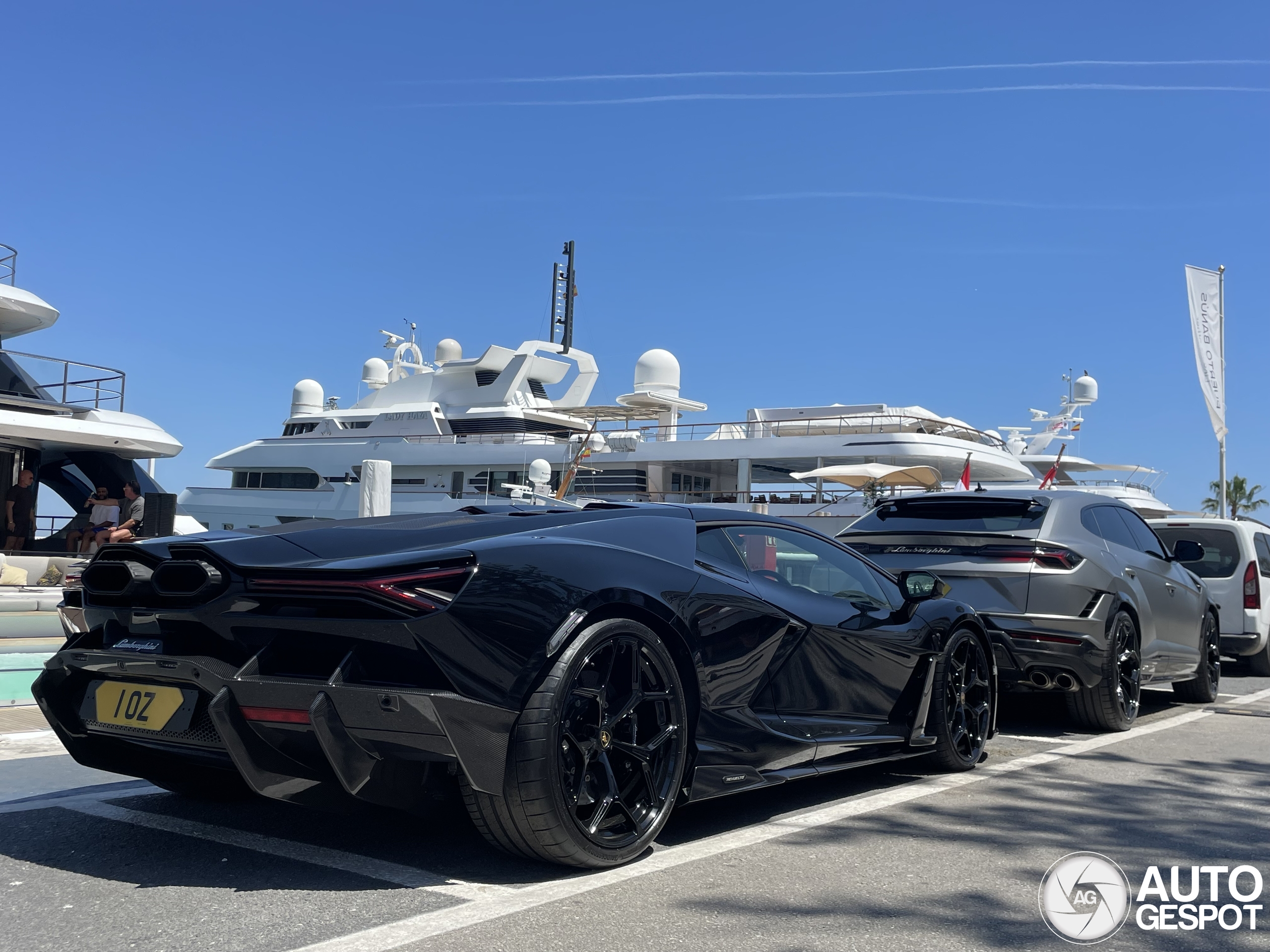 Lamborghini Revuelto