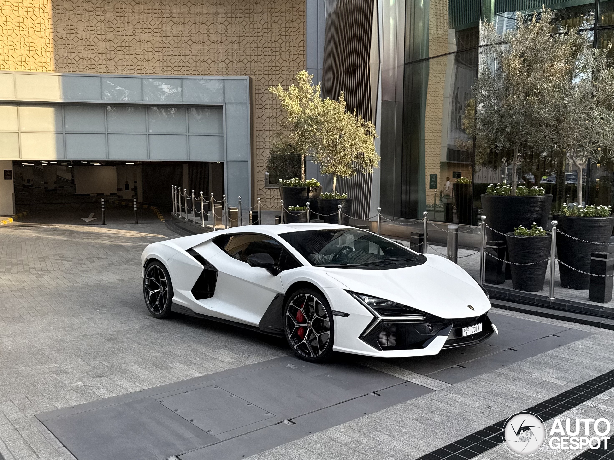 Lamborghini Revuelto