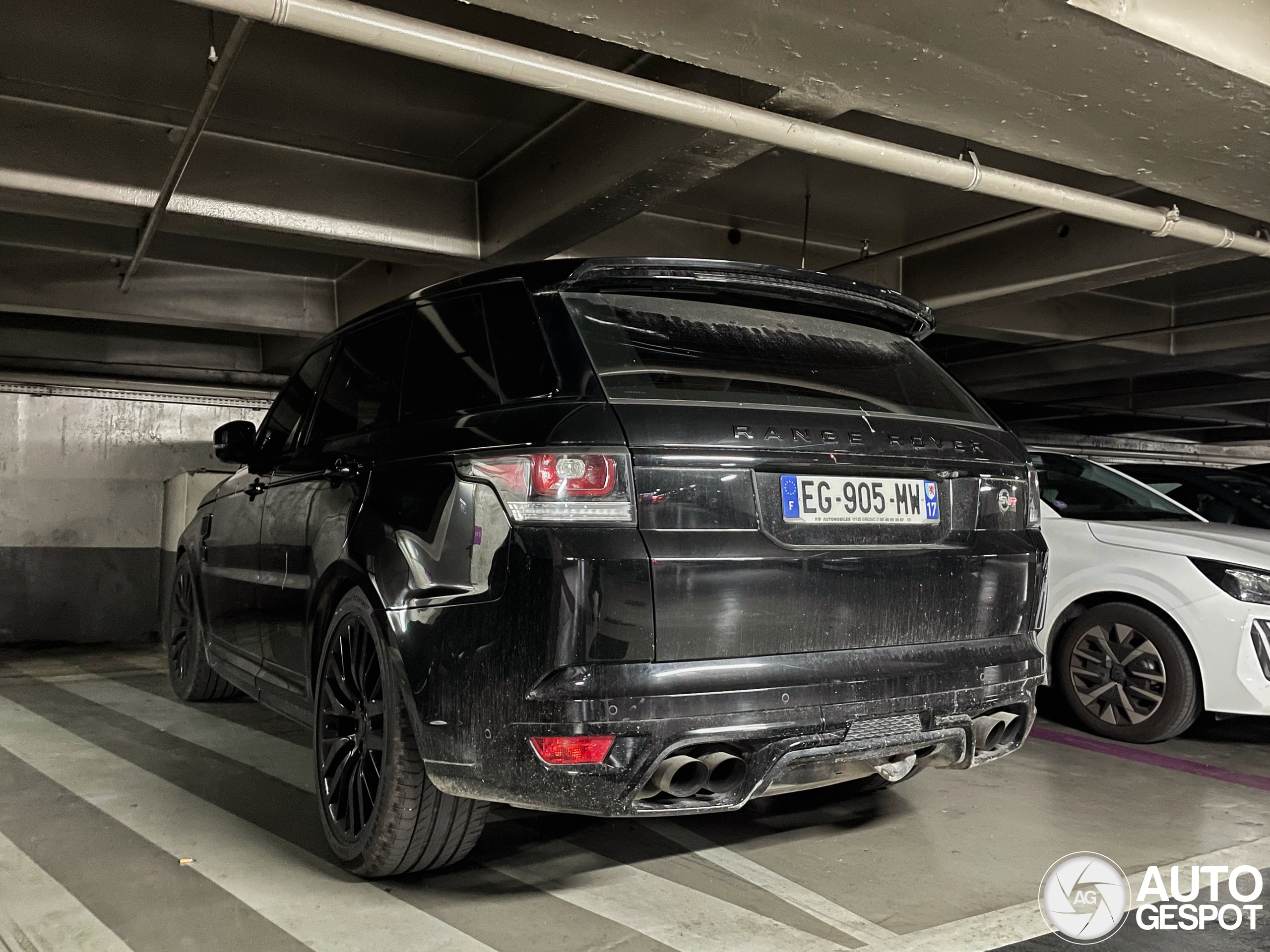 Land Rover Range Rover Sport SVR