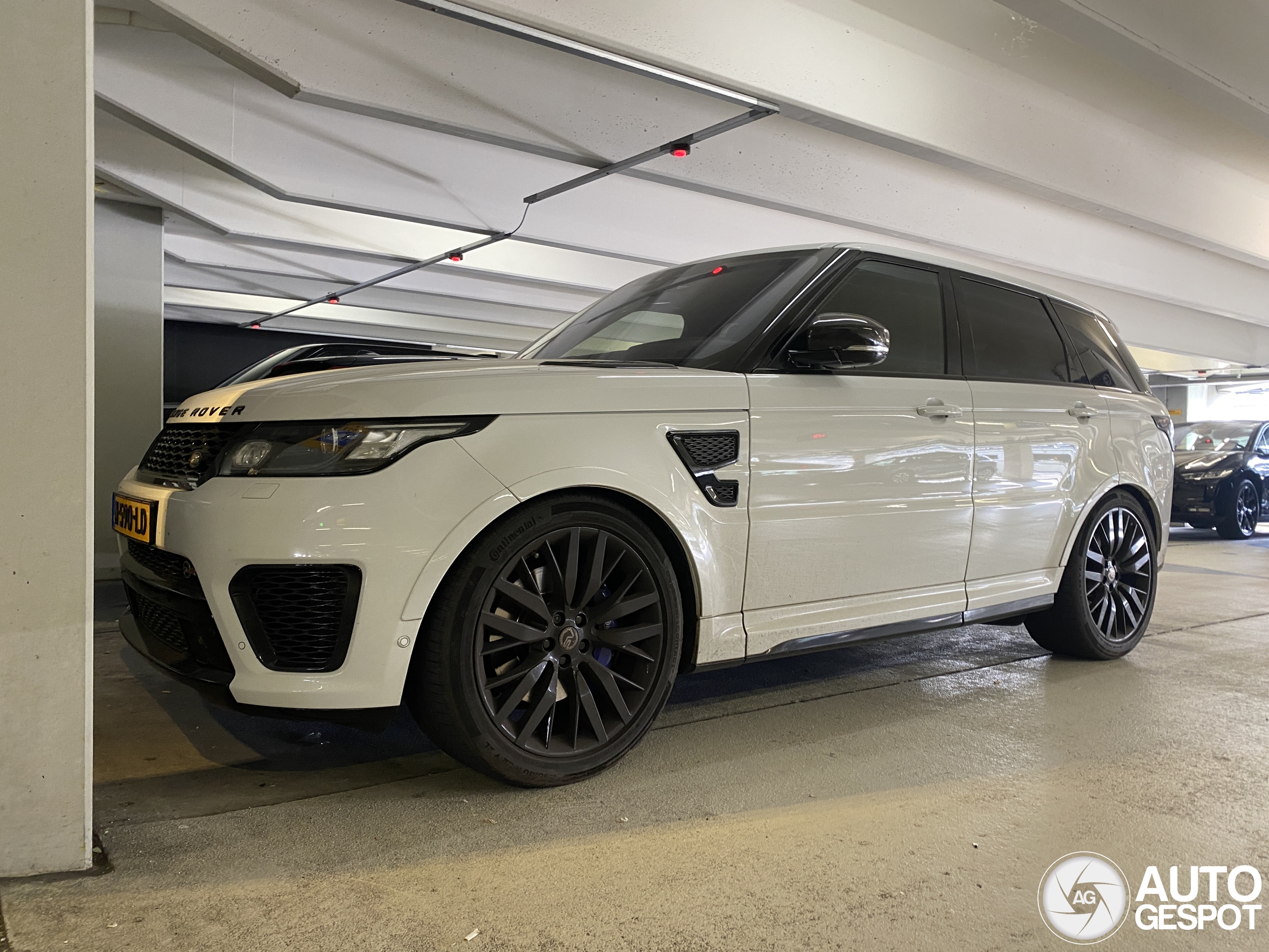 Land Rover Range Rover Sport SVR