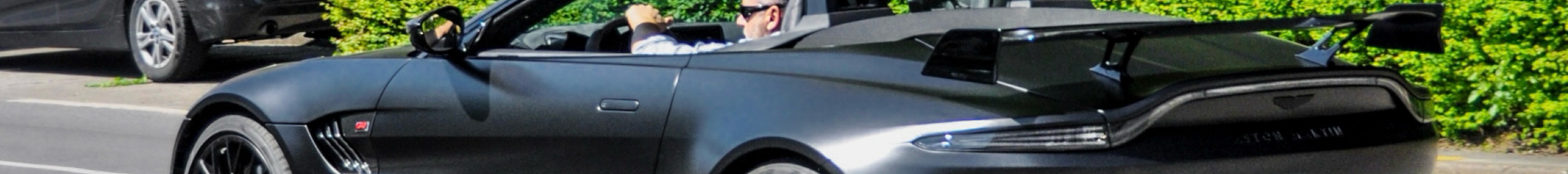 Aston Martin V8 Vantage Formula 1 Edition Roadster