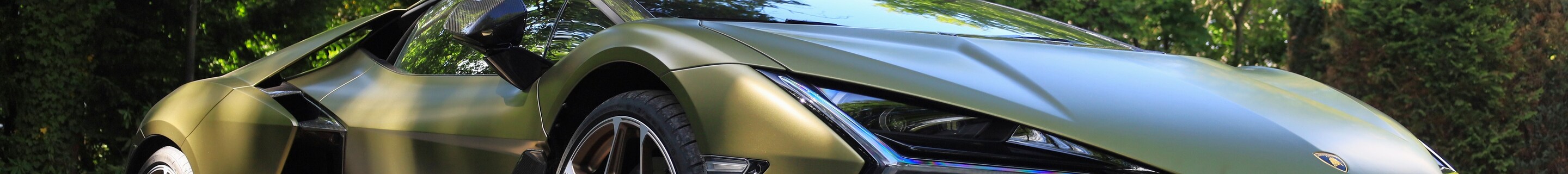 Lamborghini Revuelto