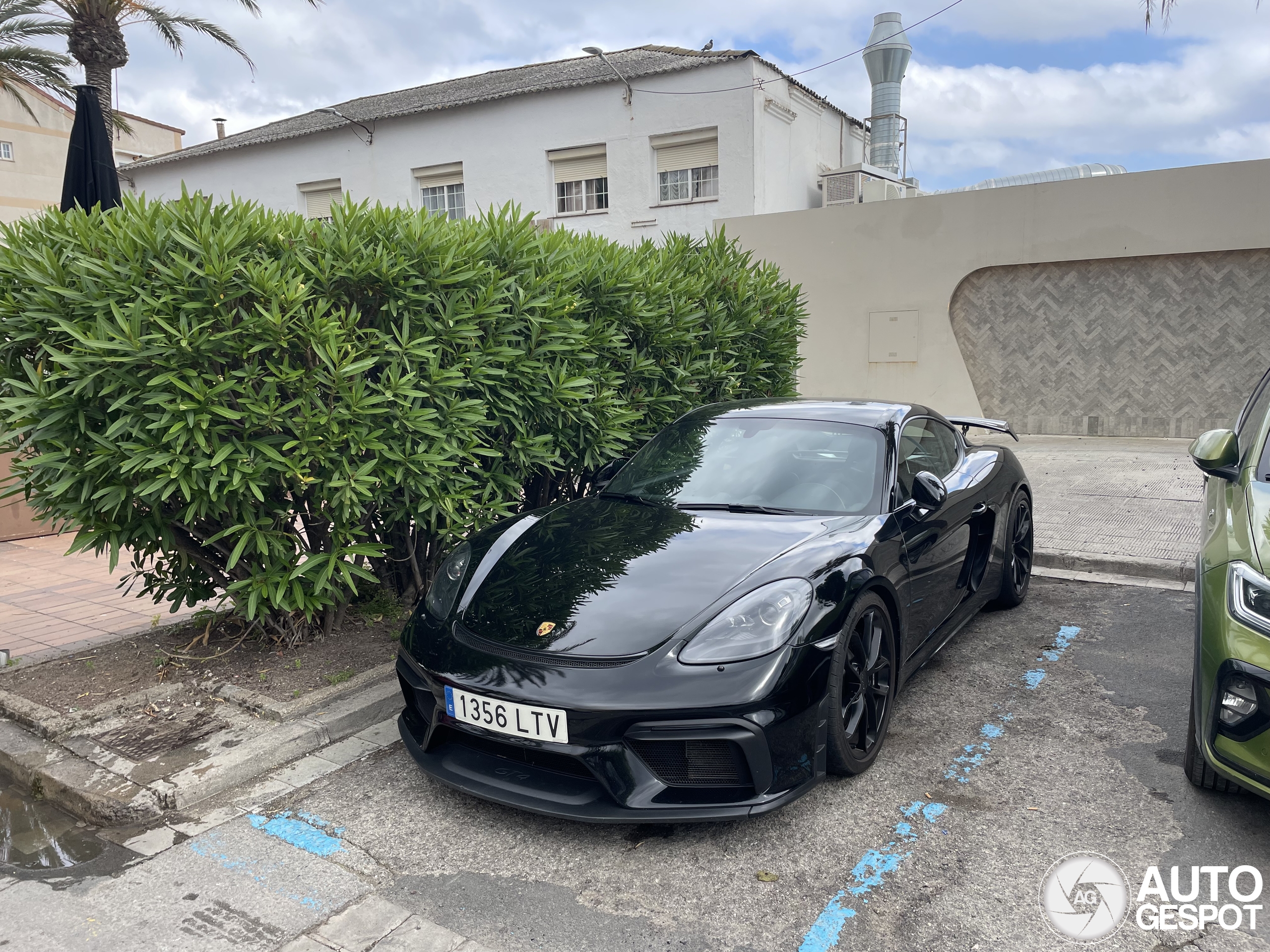 Porsche 718 Cayman GT4