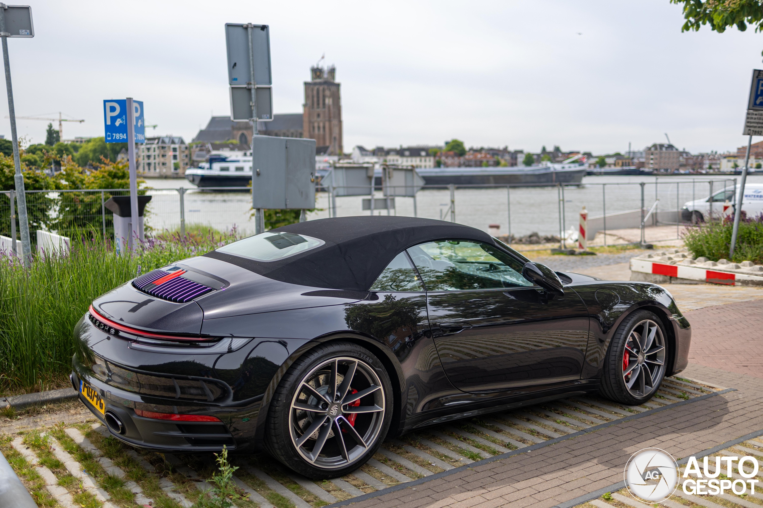 Porsche 992 Carrera 4S Cabriolet