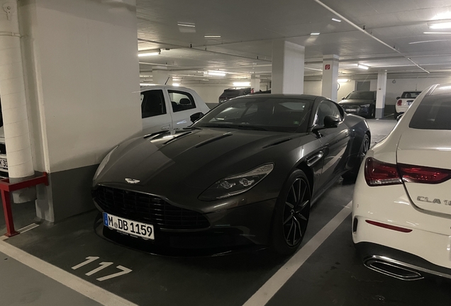 Aston Martin DB11