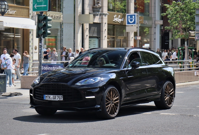 Aston Martin DBX707