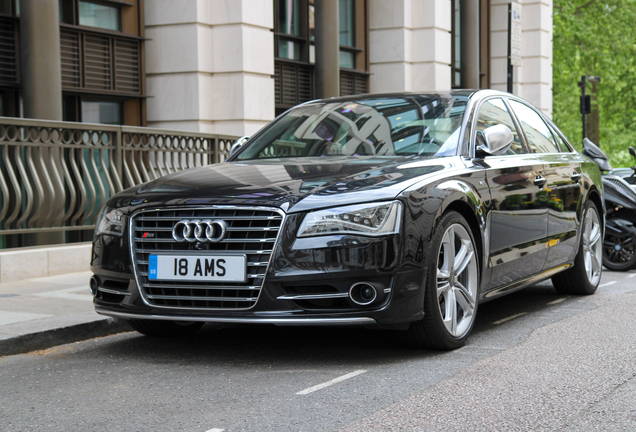 Audi S8 D4