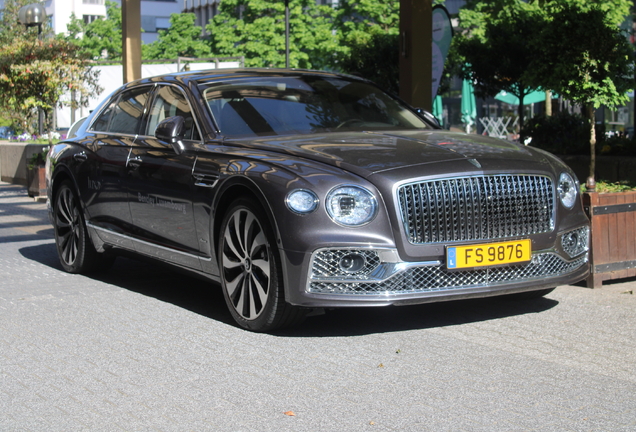 Bentley flying spur v8 azure