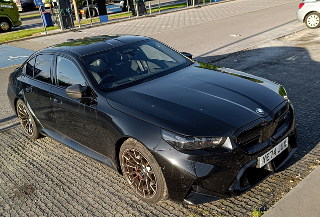 BMW M5 G90