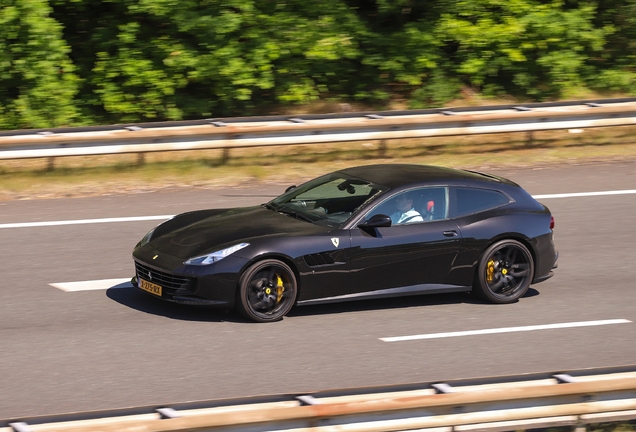 Ferrari GTC4Lusso T