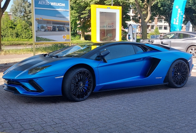 Lamborghini Aventador S LP740-4