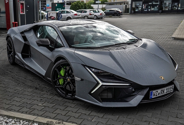 Lamborghini Revuelto