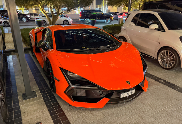 Lamborghini Revuelto