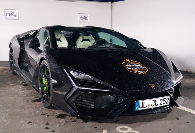 Lamborghini Revuelto