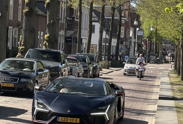 Lamborghini Revuelto