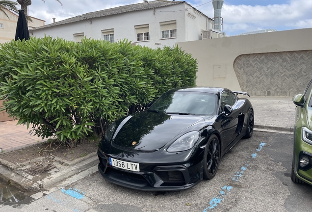 Porsche 718 Cayman GT4