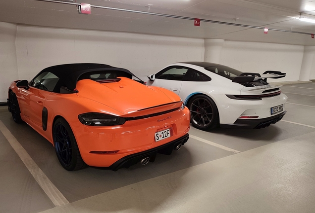 Porsche 718 Spyder RS Weissach Package
