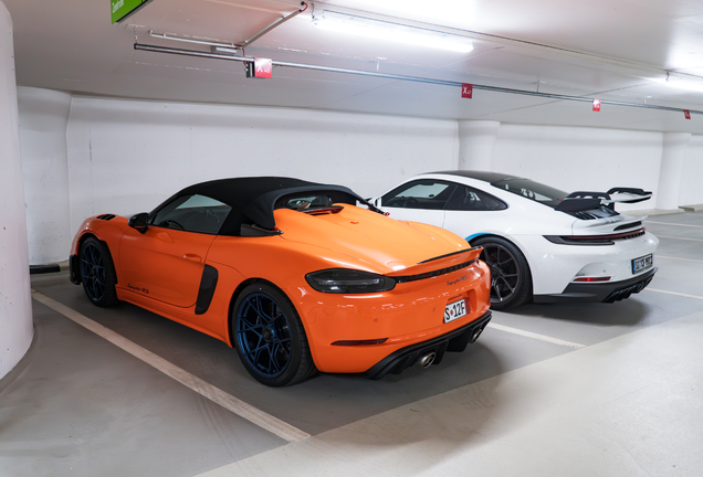 Porsche 718 Spyder RS Weissach Package