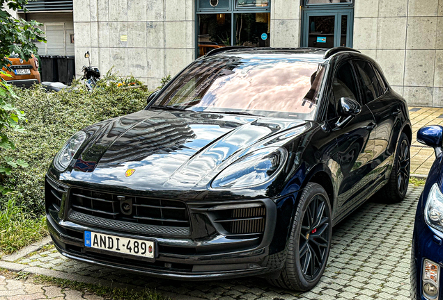 Porsche 95B Macan GTS MkIII