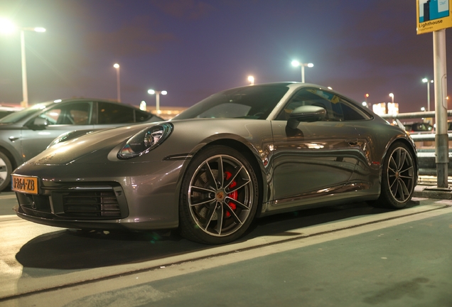 Porsche 992 Carrera 4S