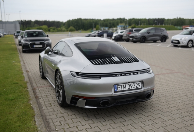 Porsche 992 Carrera 4S