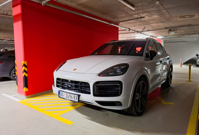 Porsche 9YA Cayenne GTS