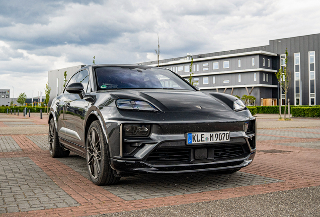 Porsche Macan EV Turbo