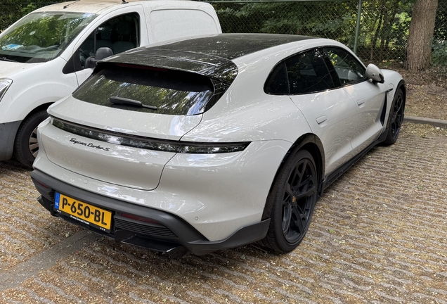 Porsche Taycan Turbo S Cross Turismo