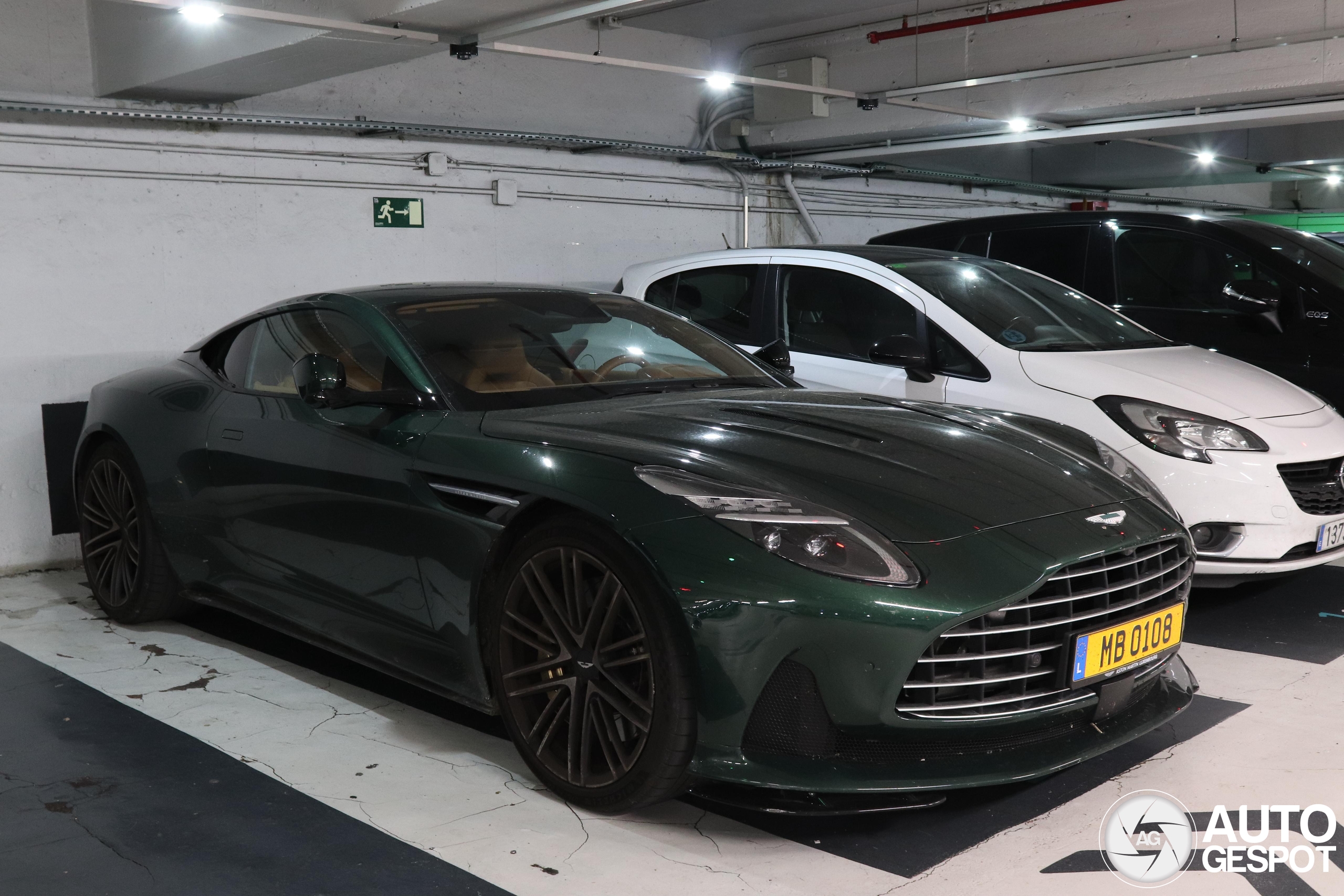 Aston Martin DB12