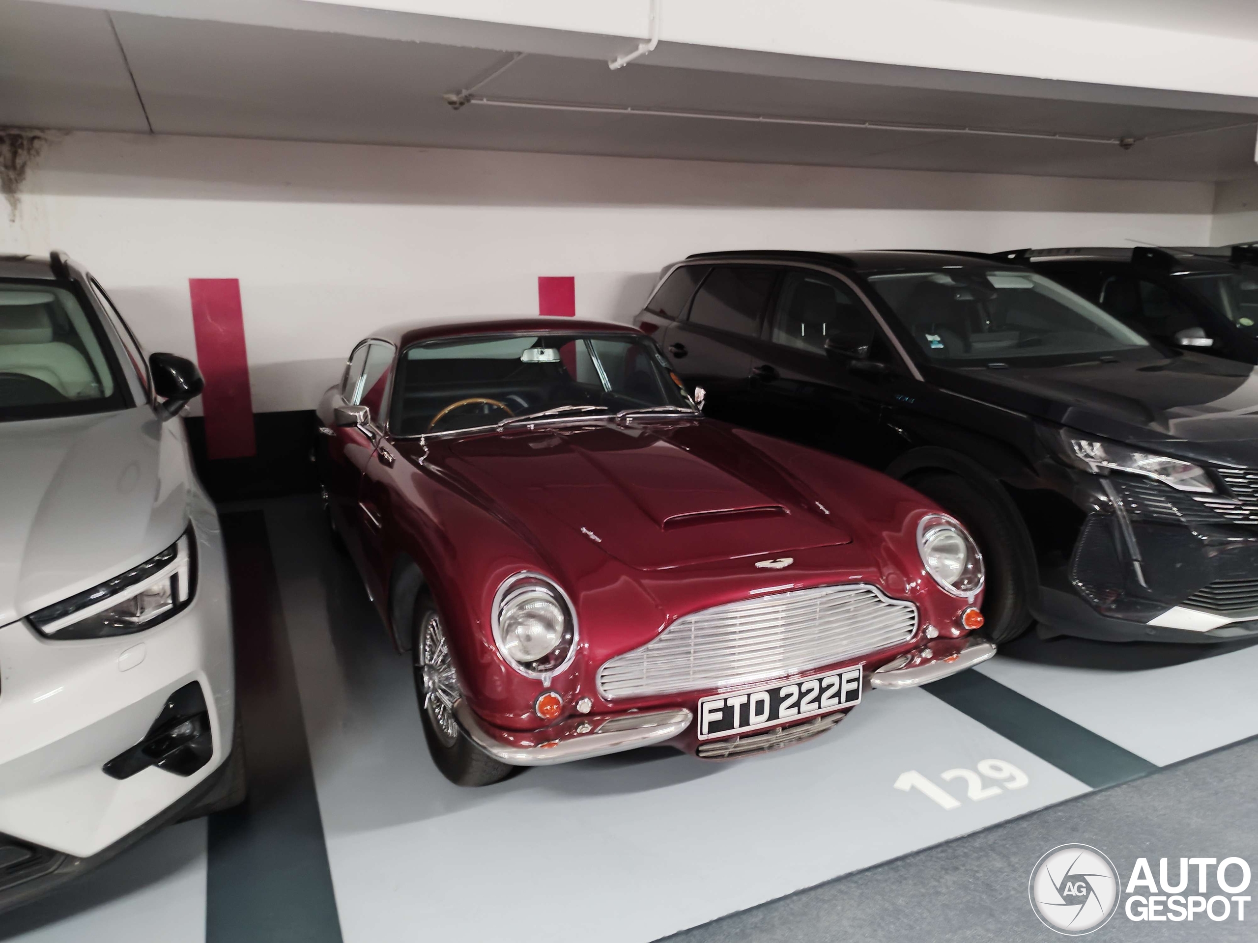 Aston Martin DB6 MKI