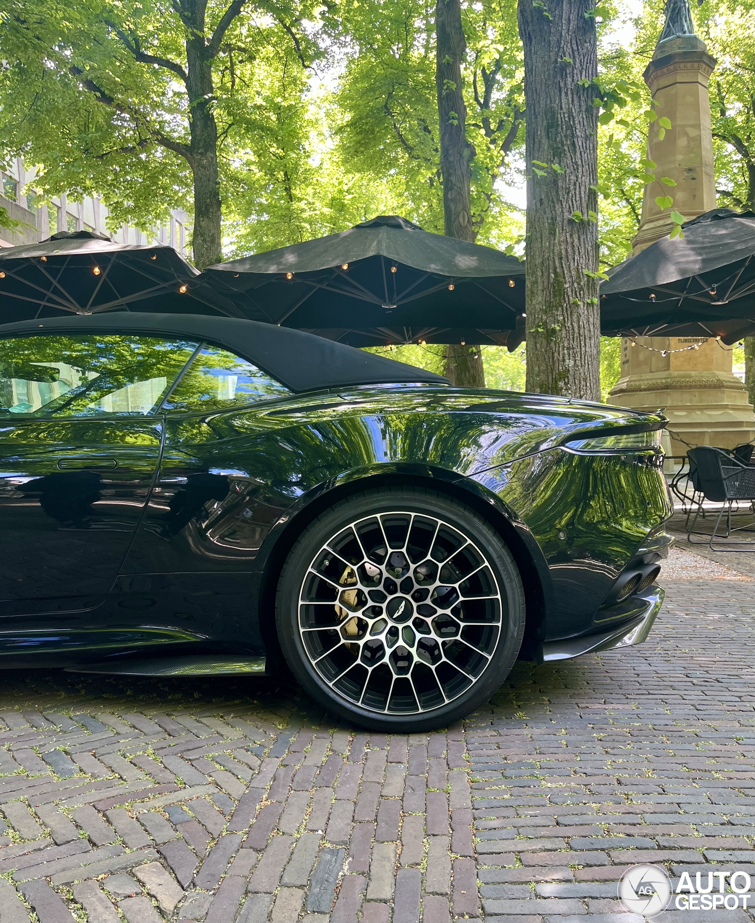 Aston Martin DBS 770 Ultimate Volante