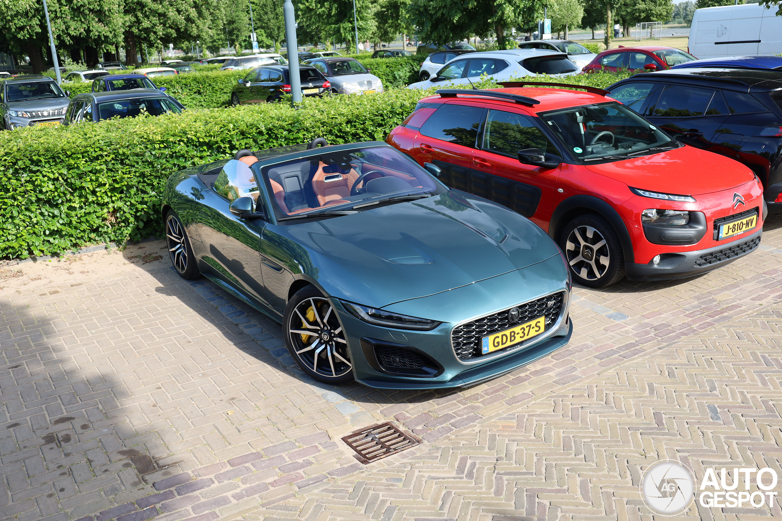 Jaguar F-TYPE R75 Convertible