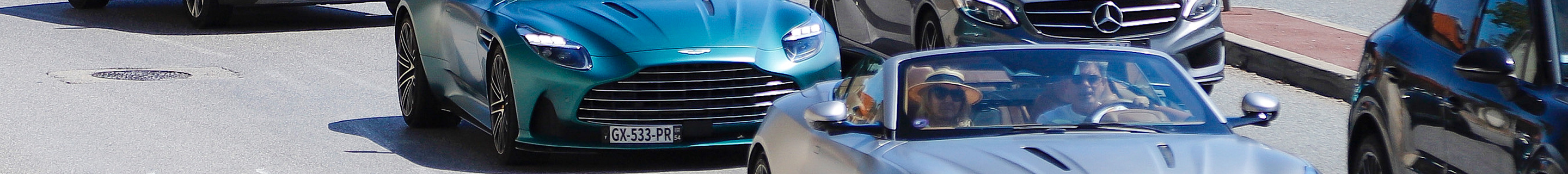 Aston Martin DB12