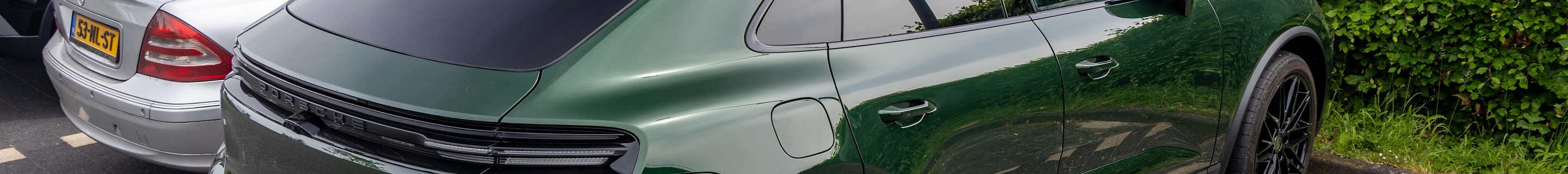 Porsche Macan EV Turbo