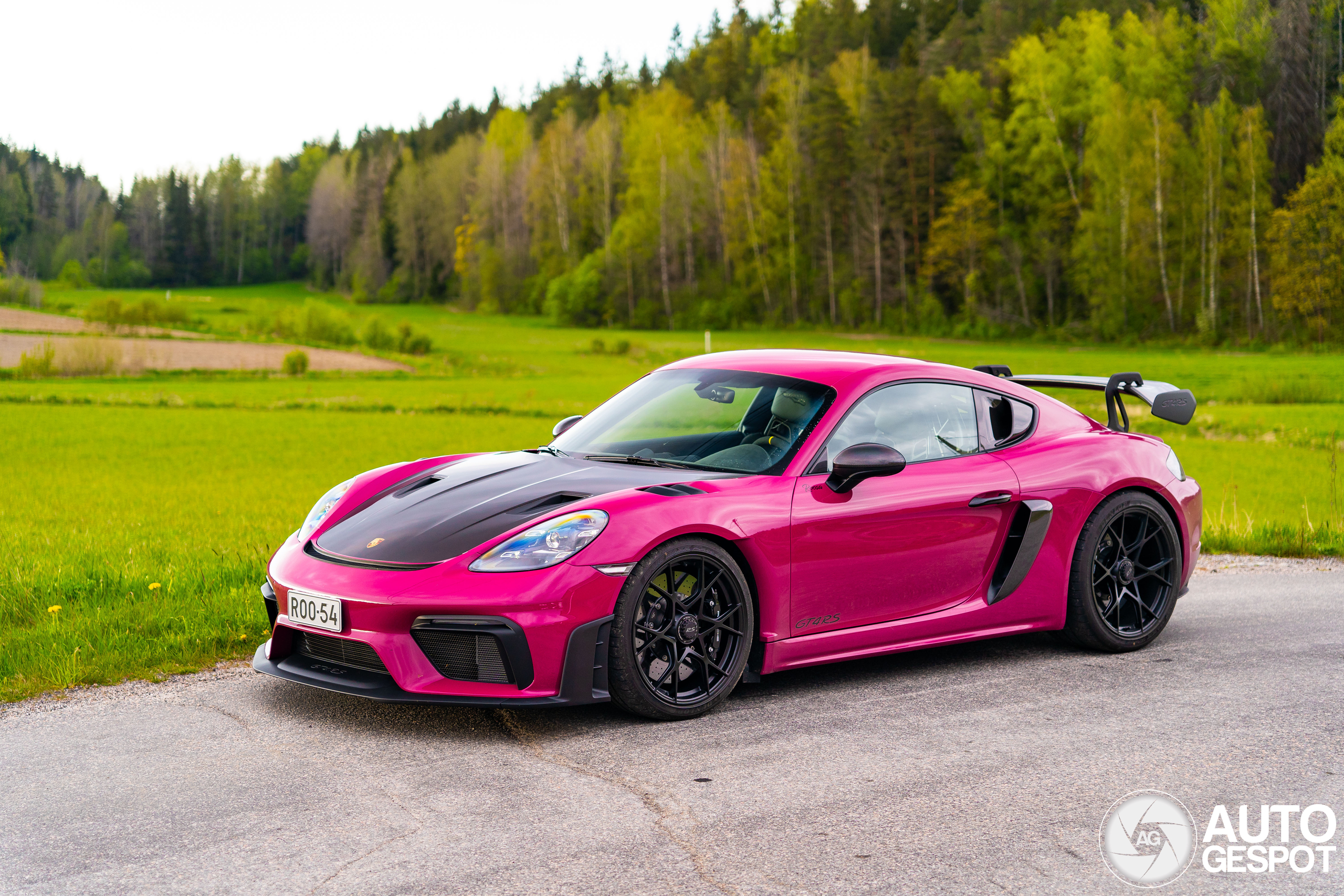 Porsche 718 Cayman GT4 RS Weissach Package