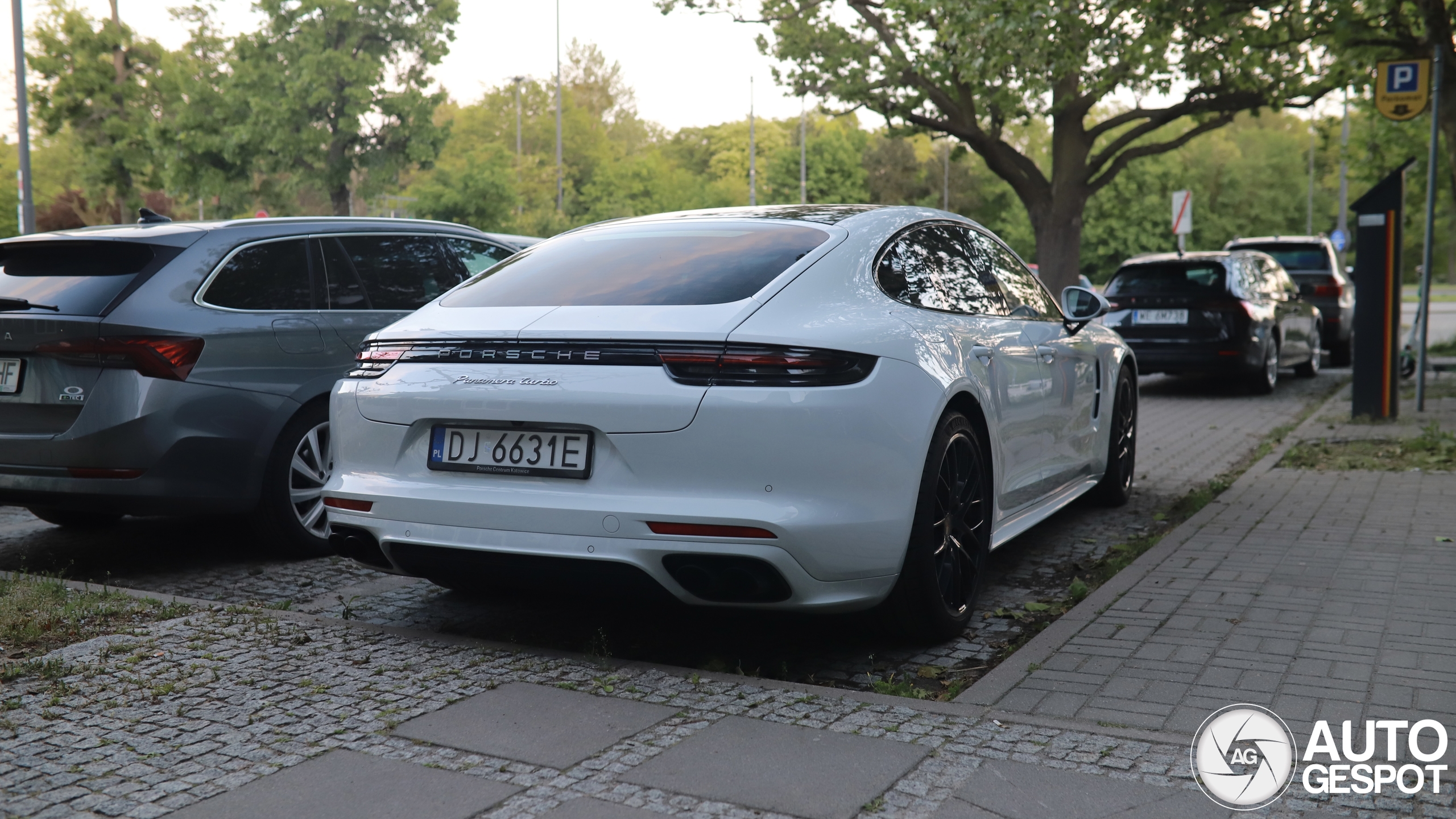 Porsche 971 Panamera Turbo