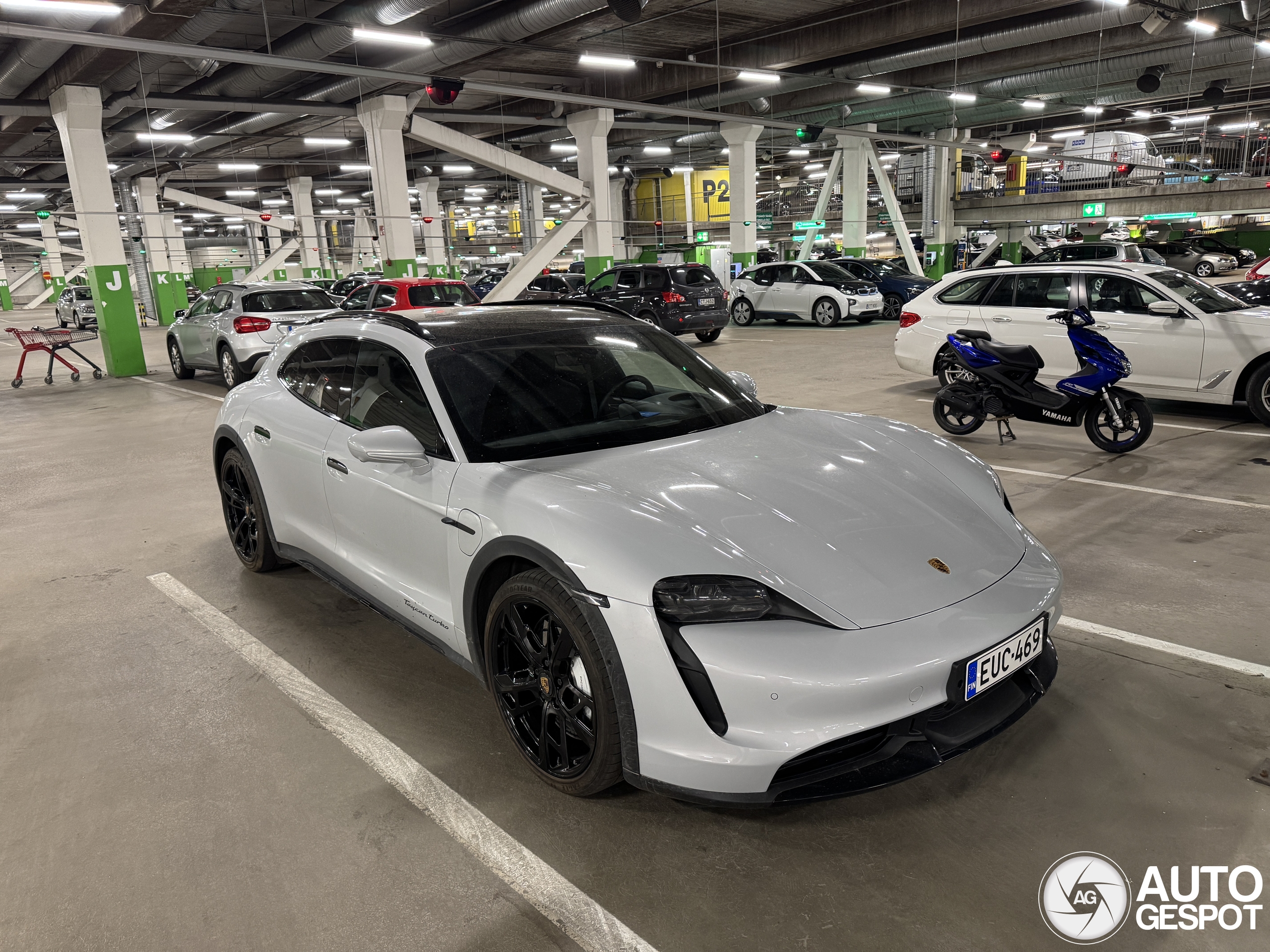 Porsche Taycan Turbo Cross Turismo