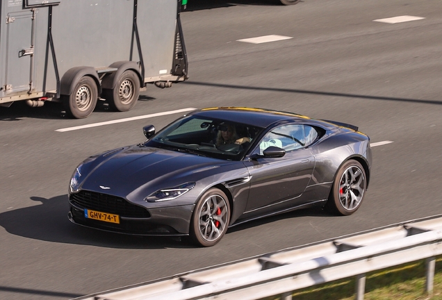 Aston Martin DB11 V8