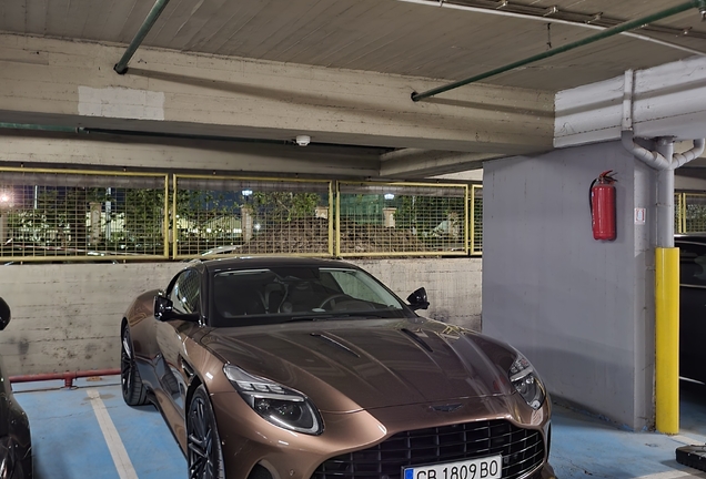Aston Martin DB12