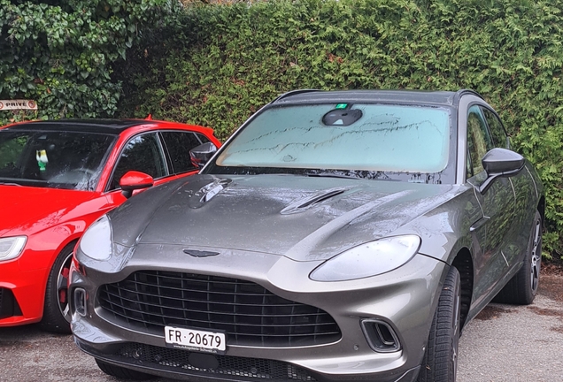 Aston Martin DBX