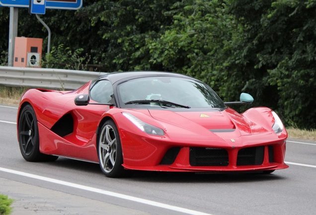 Ferrari LaFerrari Aperta